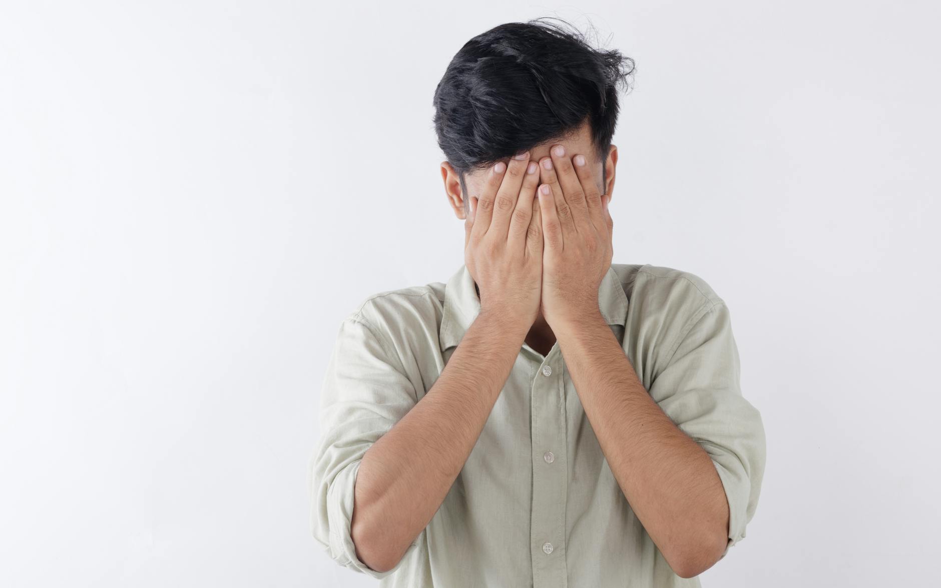Dans cet article, je parle de ces situations gênantes que vivent souvent les familles d’enfants neuroatypiques : les regards insistants, les jugements, les remarques maladroites ou les comportements incompris en public.